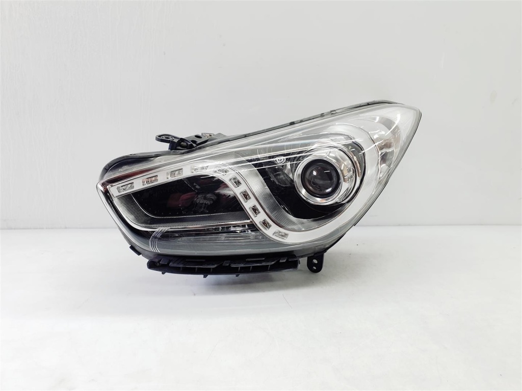 фото №1, Hyundai i40 11r+ левая лампа перед обычная + led ory eu !!!