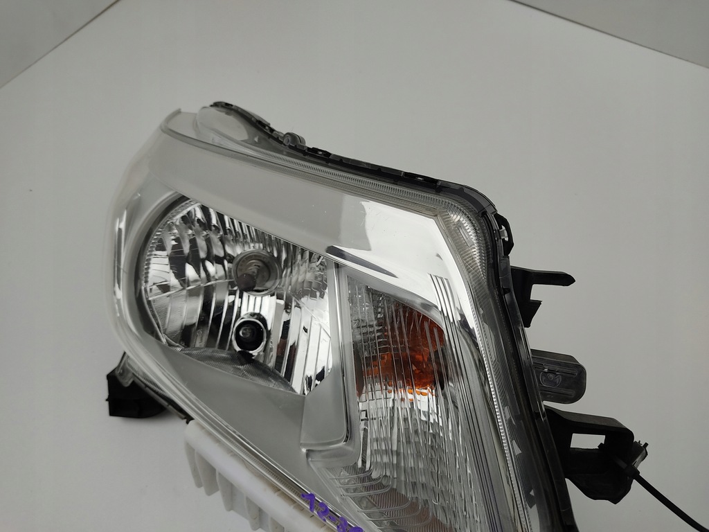 фото №9, Лампа правая перед передняя navara iv d23 europa