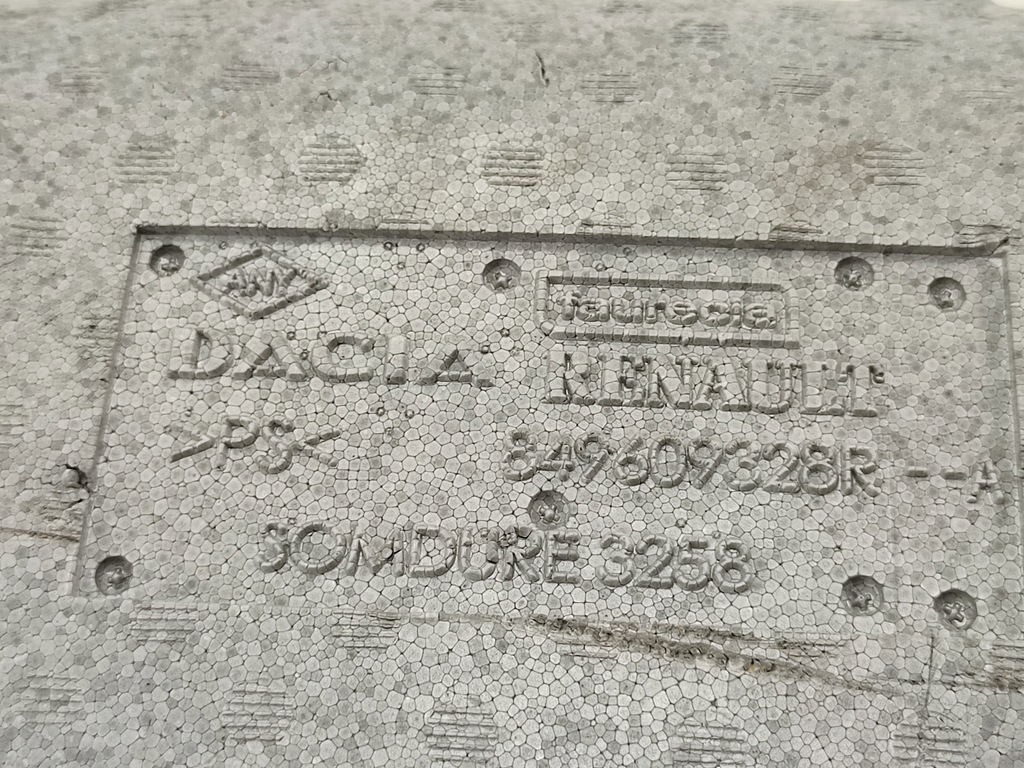 фото №8, Вкладка пенополистирол багажника dacia duster i 2010-... 849609328r