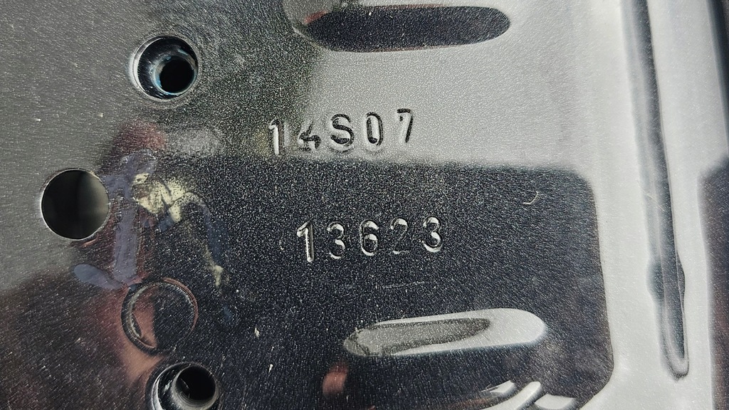 фото №12, Капот крышка двигателя porsche taycan 9j1 9j1010530c