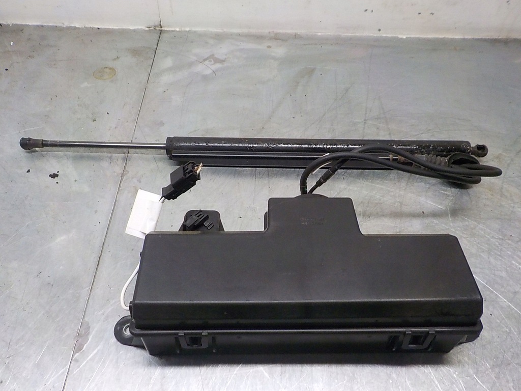 фото №1, Opel insignia a kombi насос привод крышки