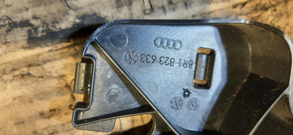 фото №7, Ручка кронштейн відкривання капот трос q5 8r 8r18236