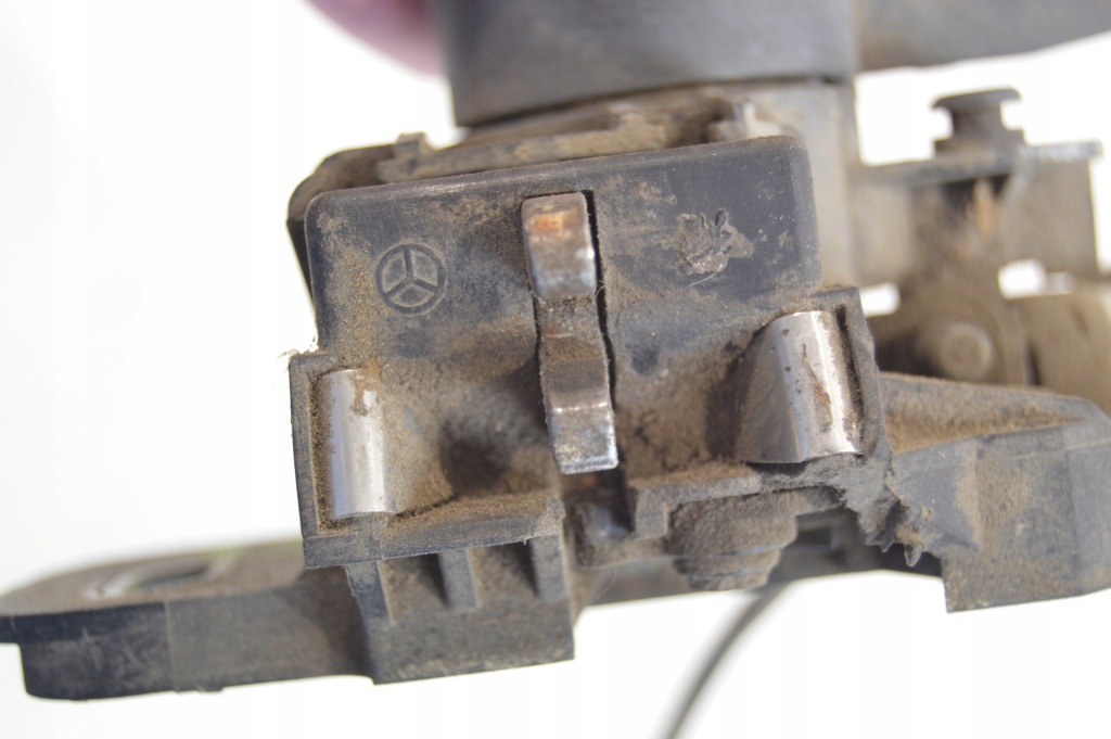 Замок кришки багажника mercedes w140 cl c140 s klasa 1407501091 Недорого