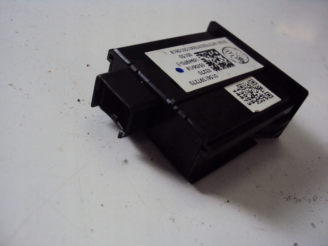 фото №3, Зарядний пристрій usb alfa romeo stelvio