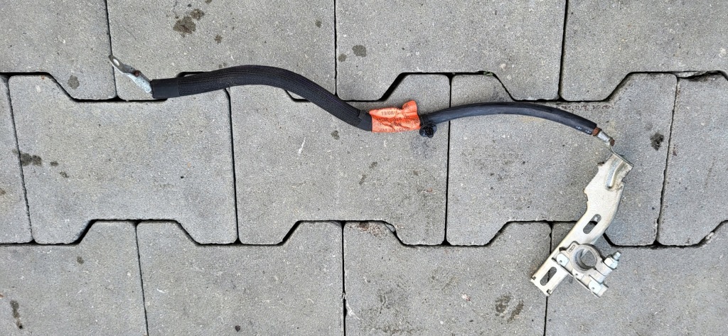 фото №1, Trafic iii vivaro клемма минусовая 240800232r