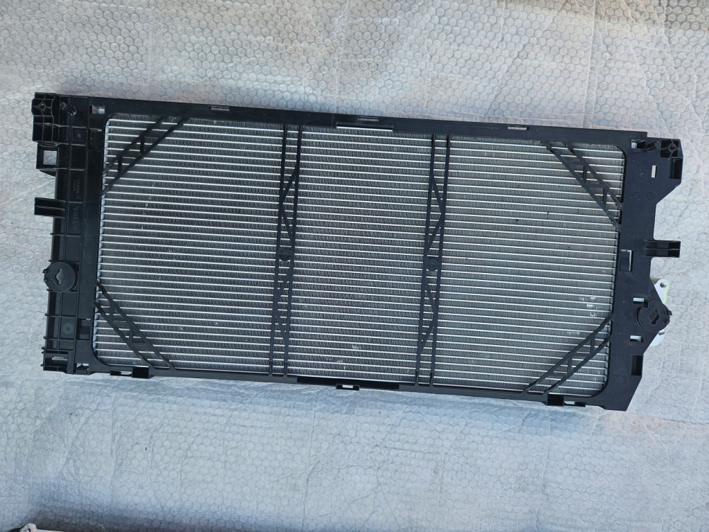 Volvo xc40 радіатор води кондиціонера накладка 32339603 32249884 p31686548 Зі Шроту