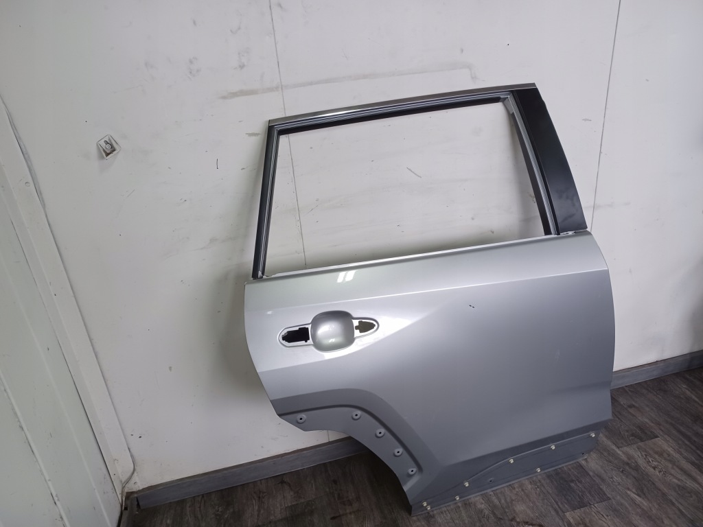 фото №2, Двері ---- toyota rav4 rav-4 rva 4 v 2018- ----- задні праве ---