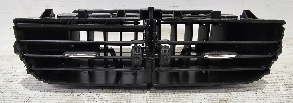 фото №3, Оригинальная средняя решётка обдув renault clio iv / zoe - 687508859r