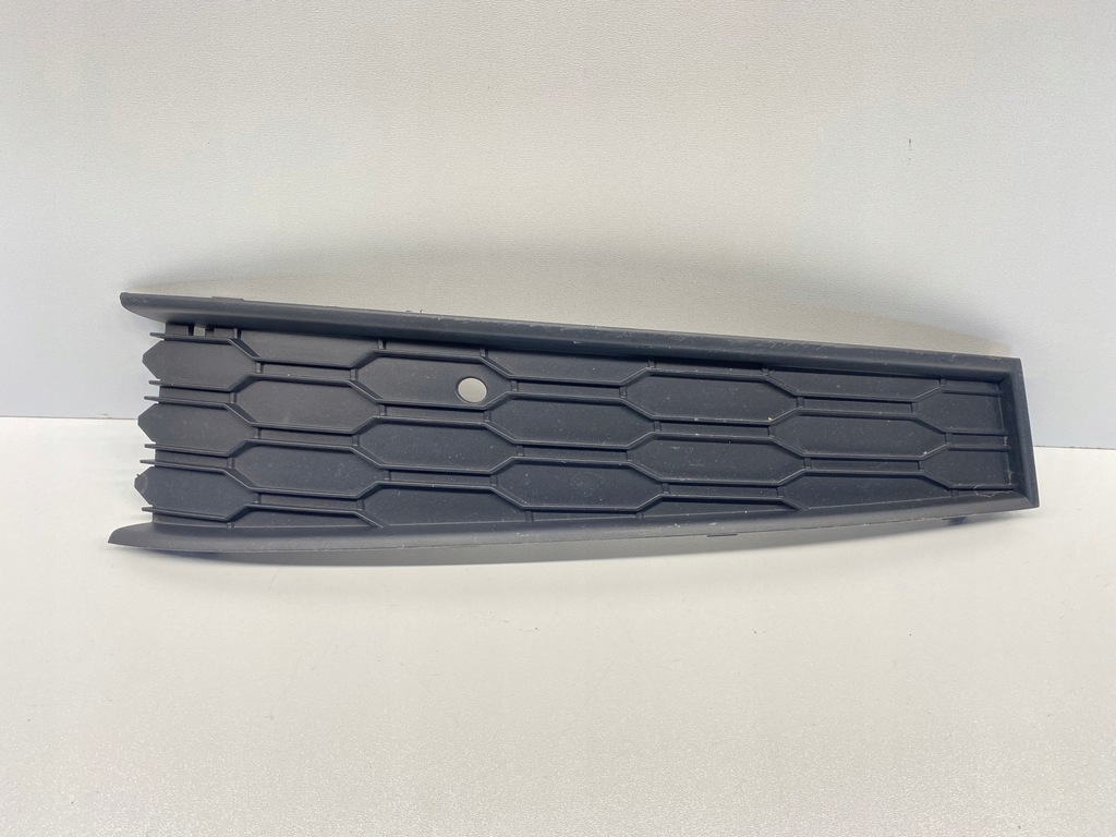 фото №1, Решітка радіатора решітка бампера перед ліва skoda scala 657