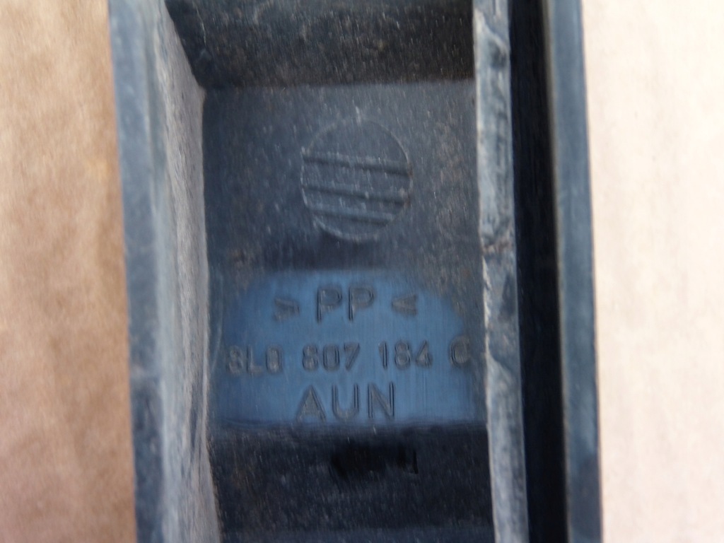 фото №7, Напрямна кронштейн бампера правий перед 8l0807184 audi a3 8l 3 двері