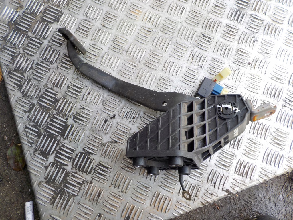 фото №2, Hyundai i30 07 педаль сцепления