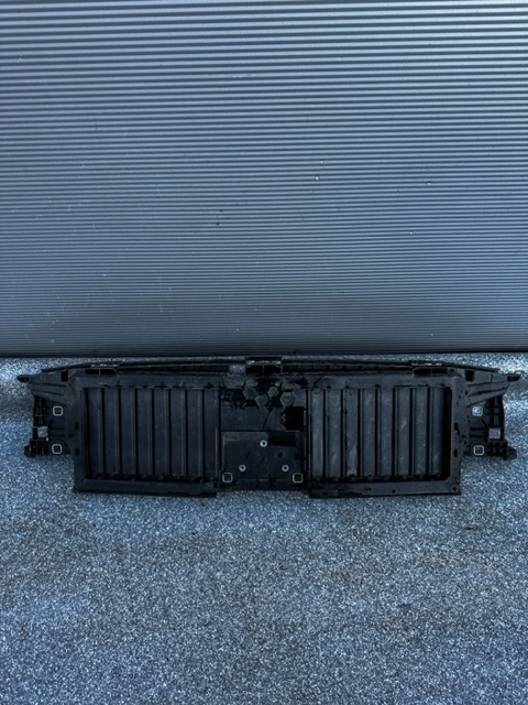 фото №1, Шторка жалюзи воздуха mercedes c klasa w206