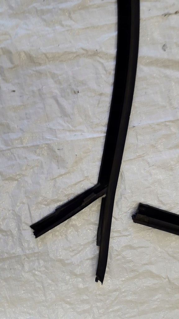 фото №9, Напрямна скло 6l3837432k seat ibiza iii 3