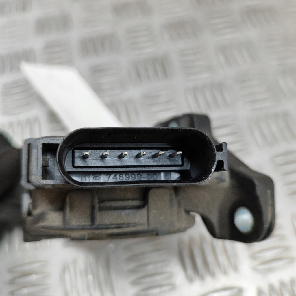 фото №7, Volvo v60 2012 педаль газа / ускорения