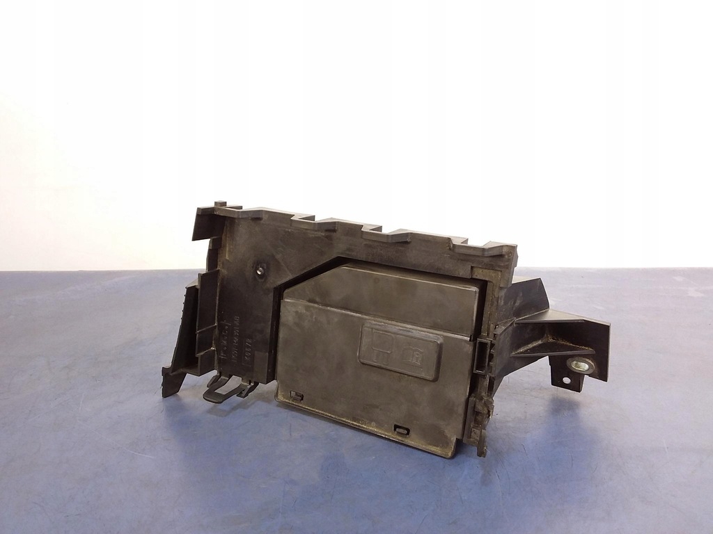 фото №1, Ford mondeo mk5 основание коробка предохранителей