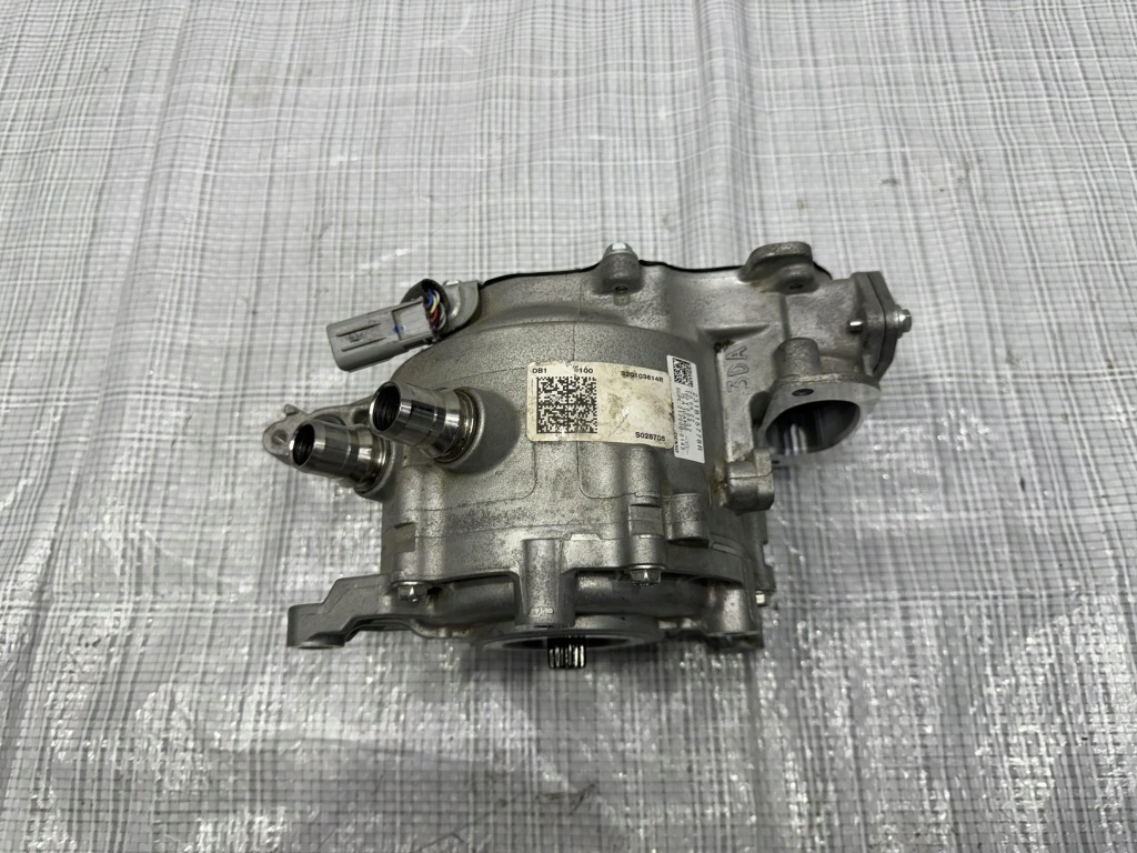 Купити Стартер генератор renault austral e-tech 231b15778r