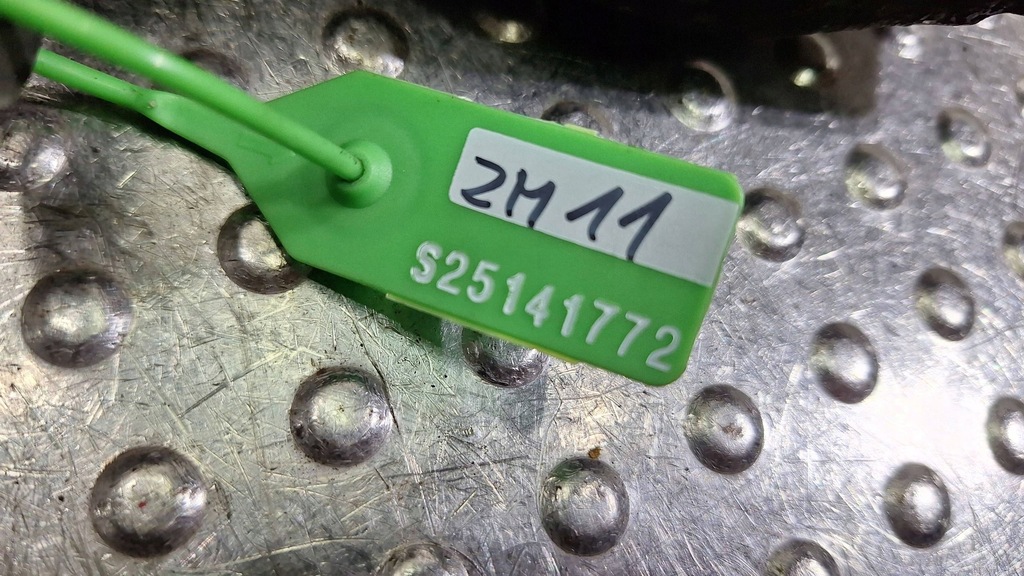 фото №9, Суппорт тормозной правый задняя 32352564 mercedes ml gle w166 gls x166