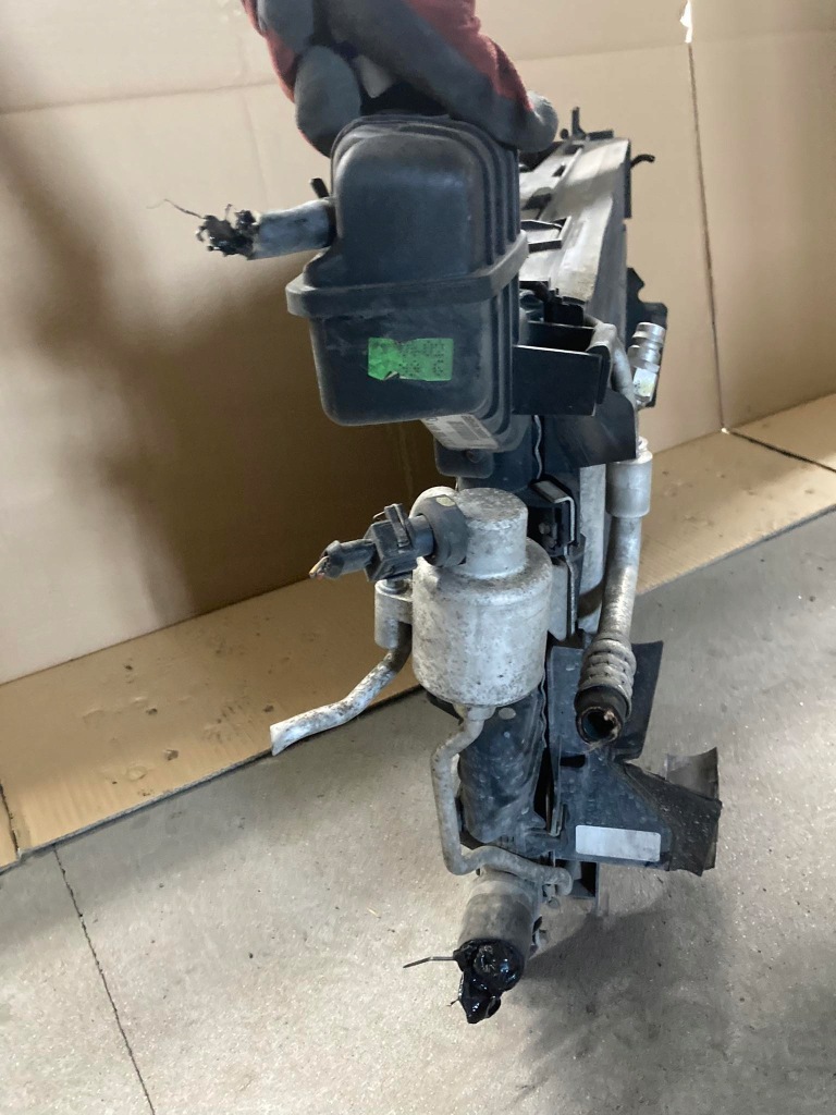 Радиатор воды вентилятор mercedes 1685050330 a1685001202 в Украине