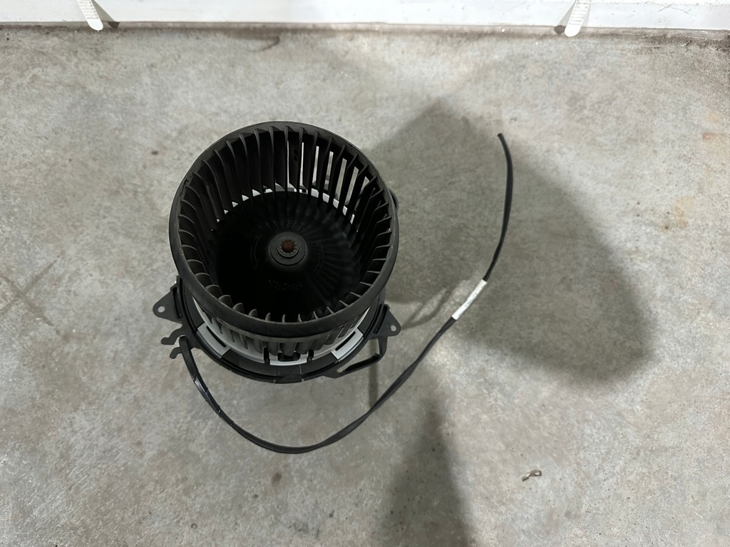 фото №4, Renault clio iv вентилятор воздуходувка 5r5833500