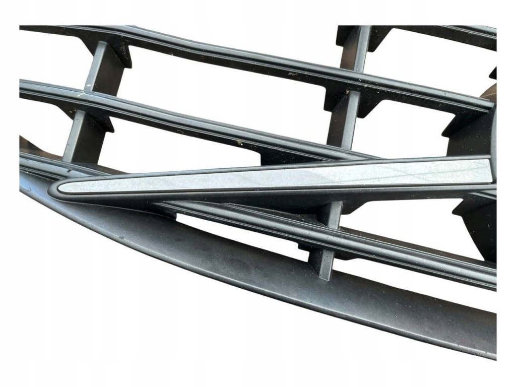 фото №8, Решітка радіатора передній volvo v60 31425886