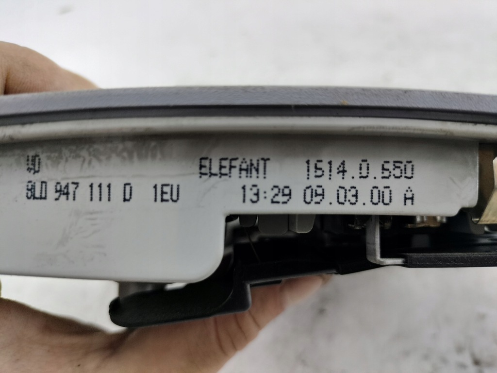 фото №6, Лампа внутренняя audi a3 8l 8l0947111d