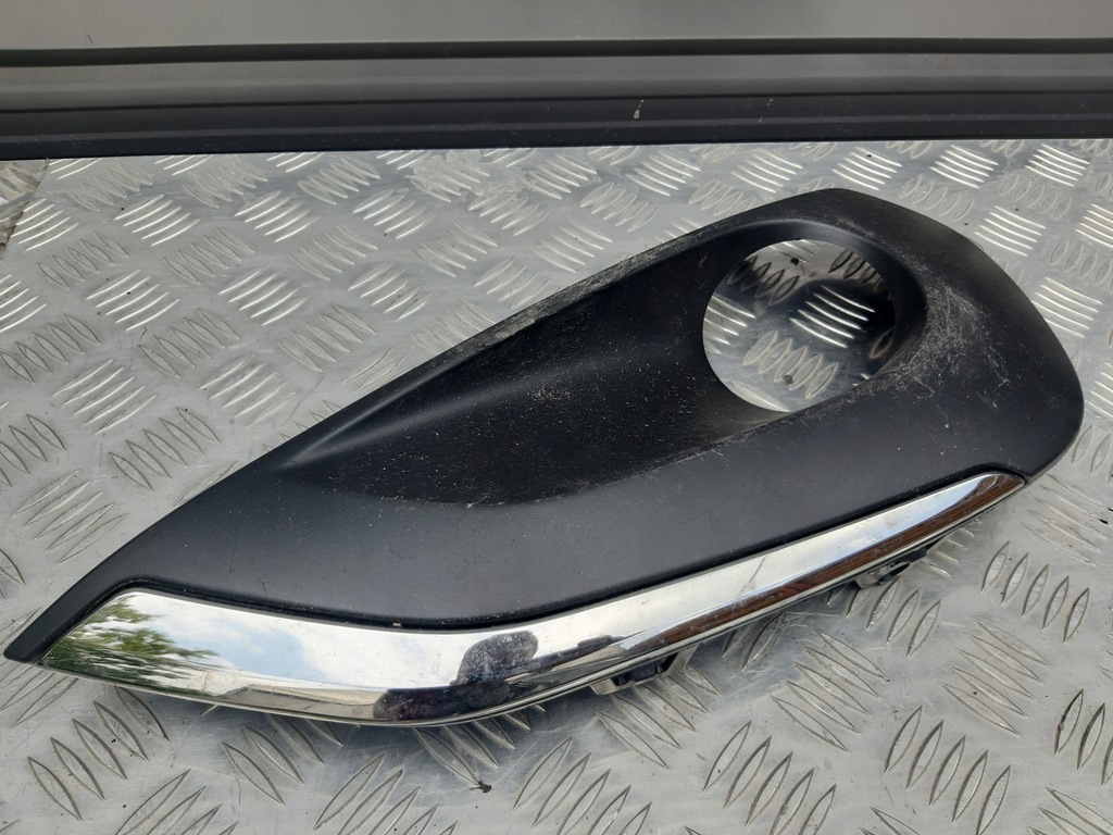 фото №1, Peugeot 208 решётка правая хром