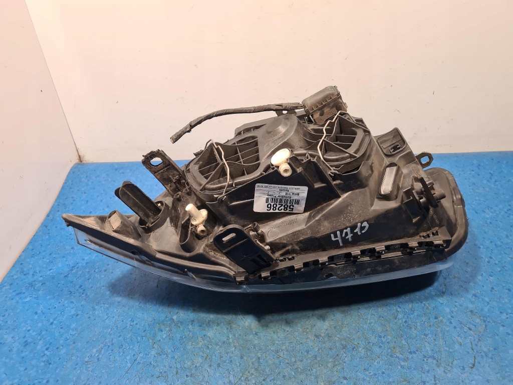 Купити Bmw 118 e87 фара правий