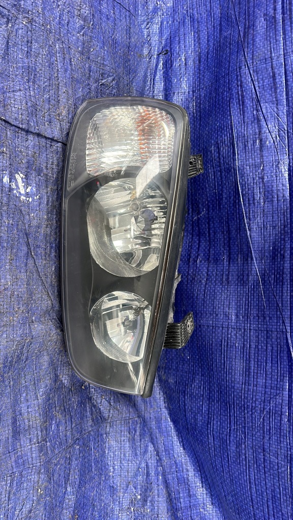 фото №1, Hyundai elantra 2004- лампа правая передняя перед