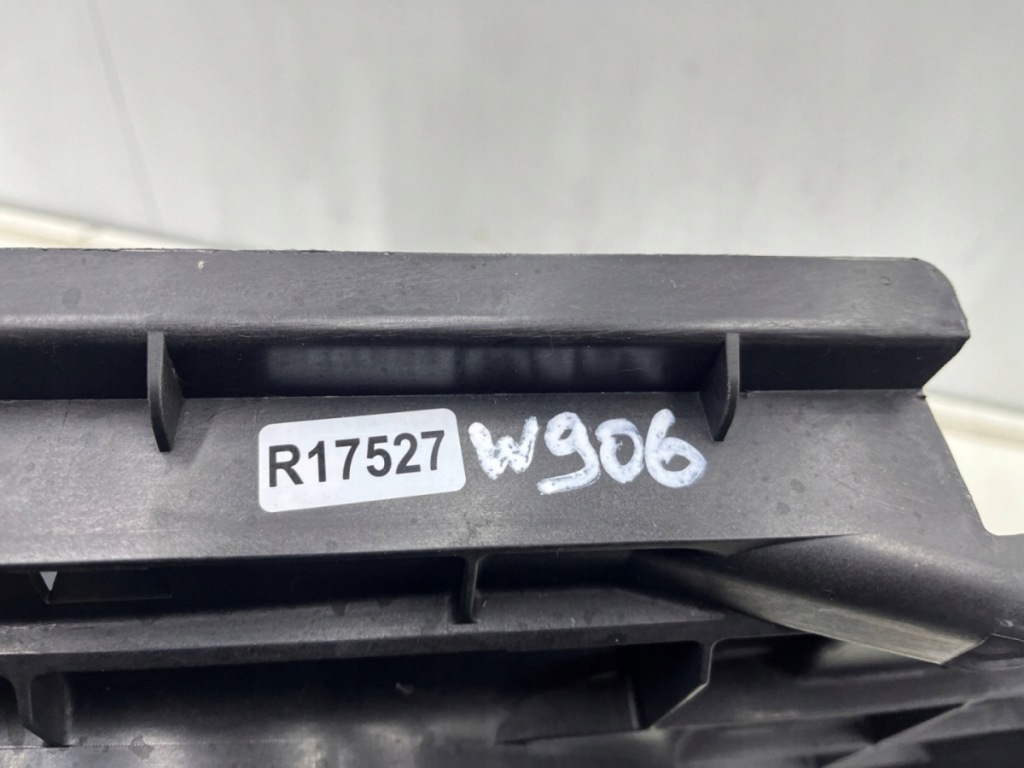 Корпус вентилятора радіатора mercedes sprinter w906 2.2cdi nowa оригінальна Оригінал