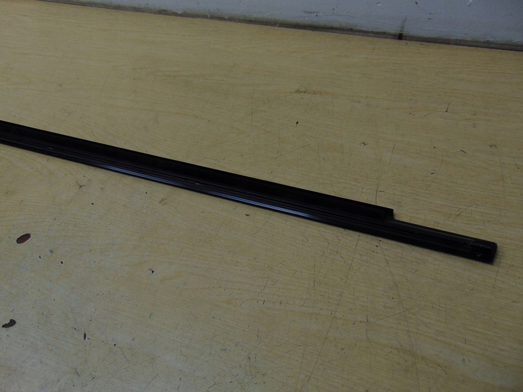 фото №11, Молдинг ущільнювач правий перед mercedes glk a2047253665