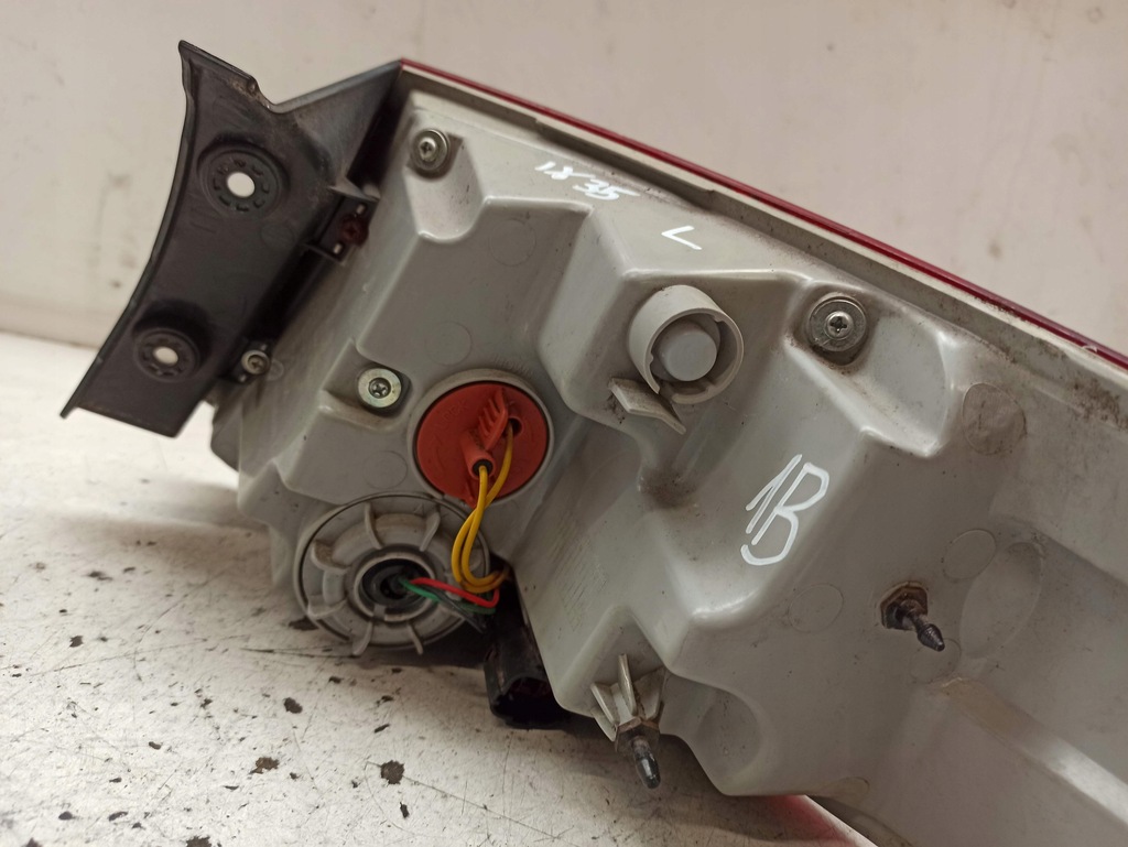 фото №13, Hyundai ix35 лампа левая задняя europa 92401-2y500 uszczerbiona