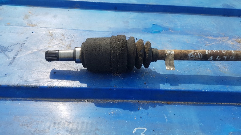 фото №4, Привідний вал ліва 1.4 alfa romeo mito 55700562