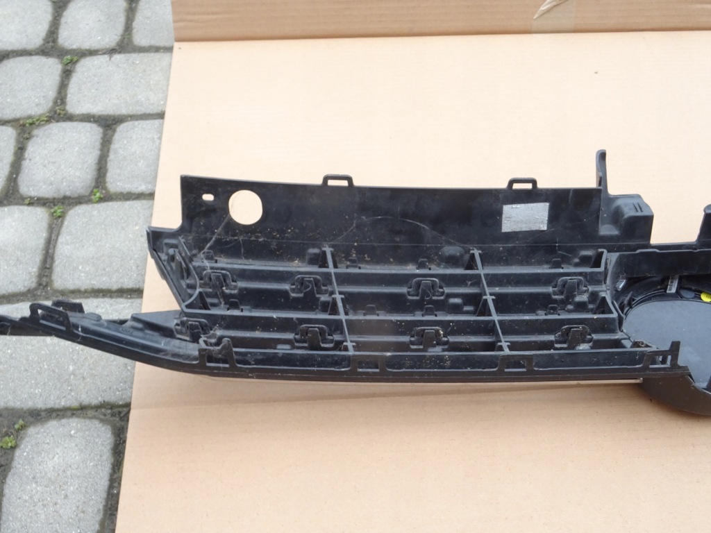 фото №9, Vw touran 5ta решётка радиатора pod радар logo оригинал