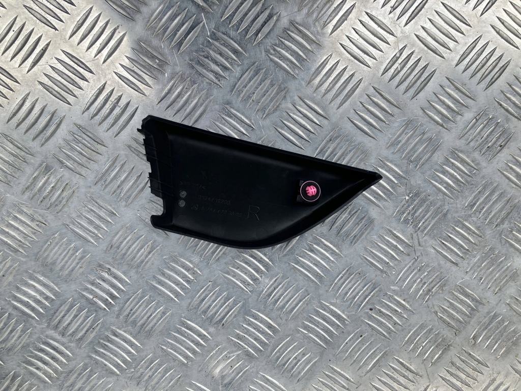 фото №2, Трикутник заглушка двері права mercedes b klasa w247