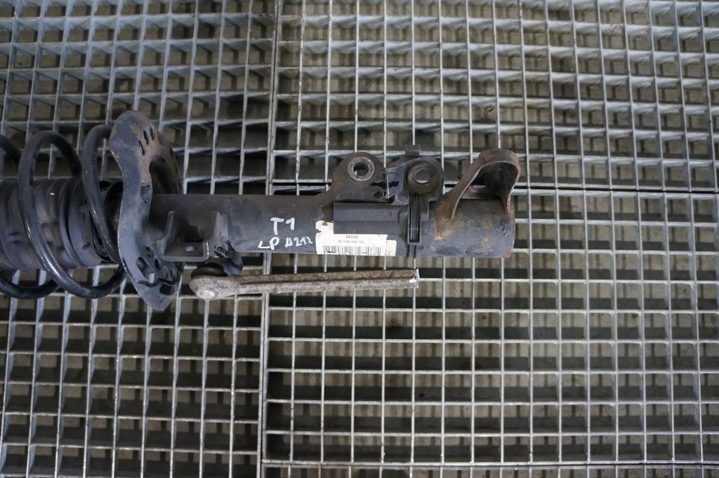 фото №7, Амортизационная стойка амортизатор левый mercedes w212 e klasa