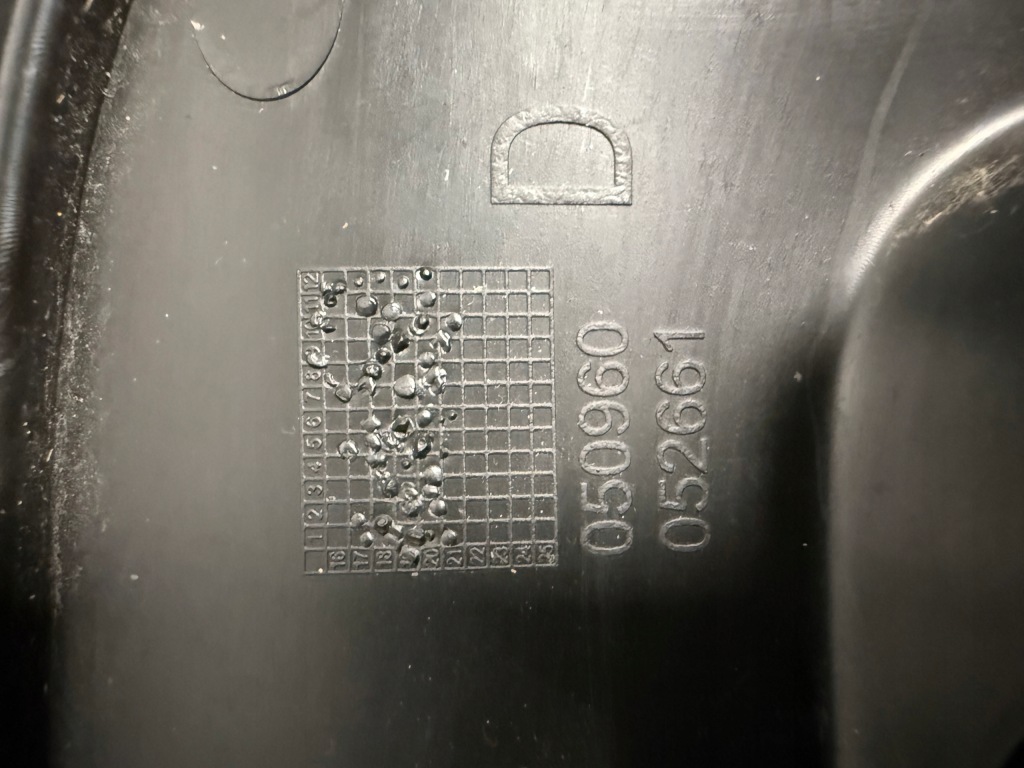 Комплект решётка бампера перед citroen c4 picasso рестайлинг  aa37703404/aa37703402 Доставка