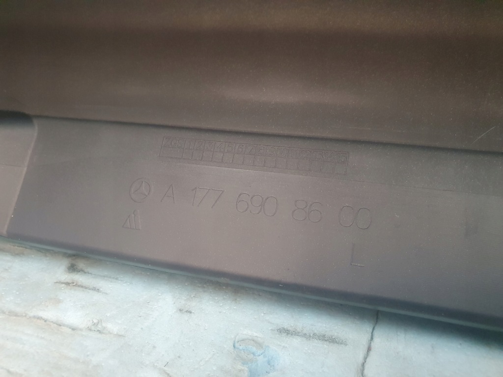 Поріг накладка mercedes a-klasa w177 правий звичайний Київ