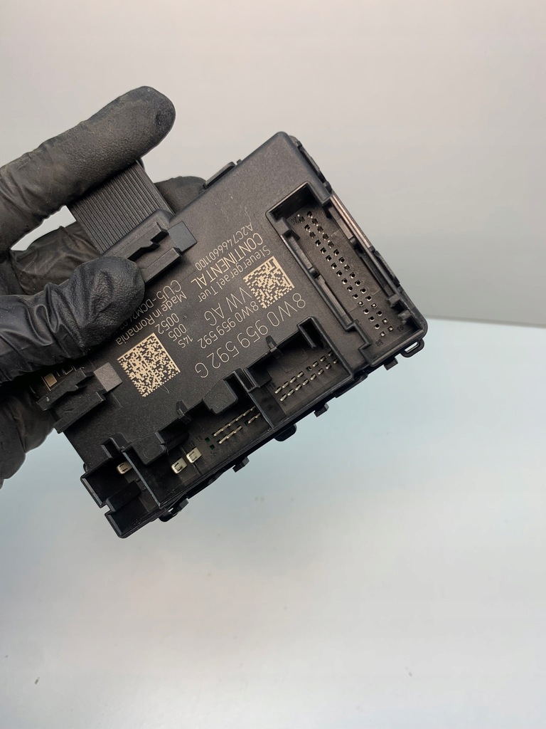 фото №7, Audi a4 b9 8w модуль блок управления дверь 8w0959592g