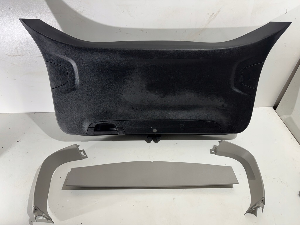 фото №1, Opel zafira c обивка защита крышки багажника