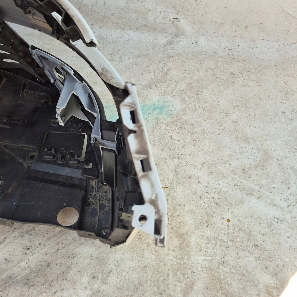 Renault megane iv 4 16-20 бампер перед передній bez отворів в Україні