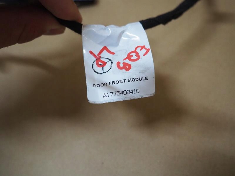 фото №4, Електропроводка двері перед mercedes eqb x243