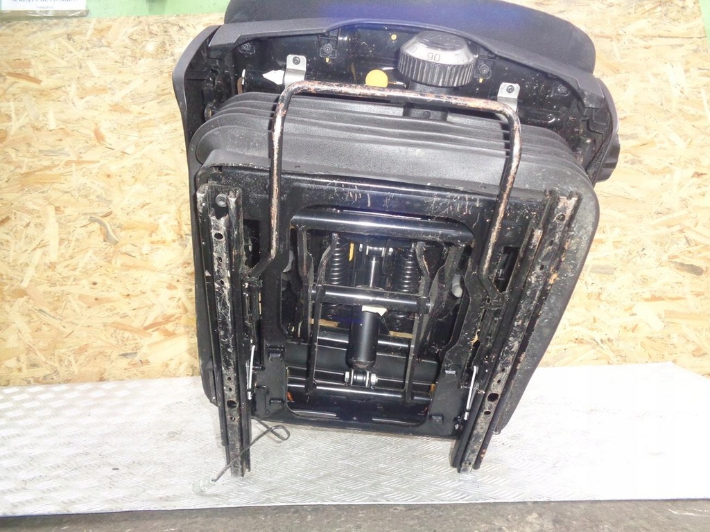 фото №10, Сидіння лівий перед водія пневматичний iveco daily 4 iv delfin 14- europa