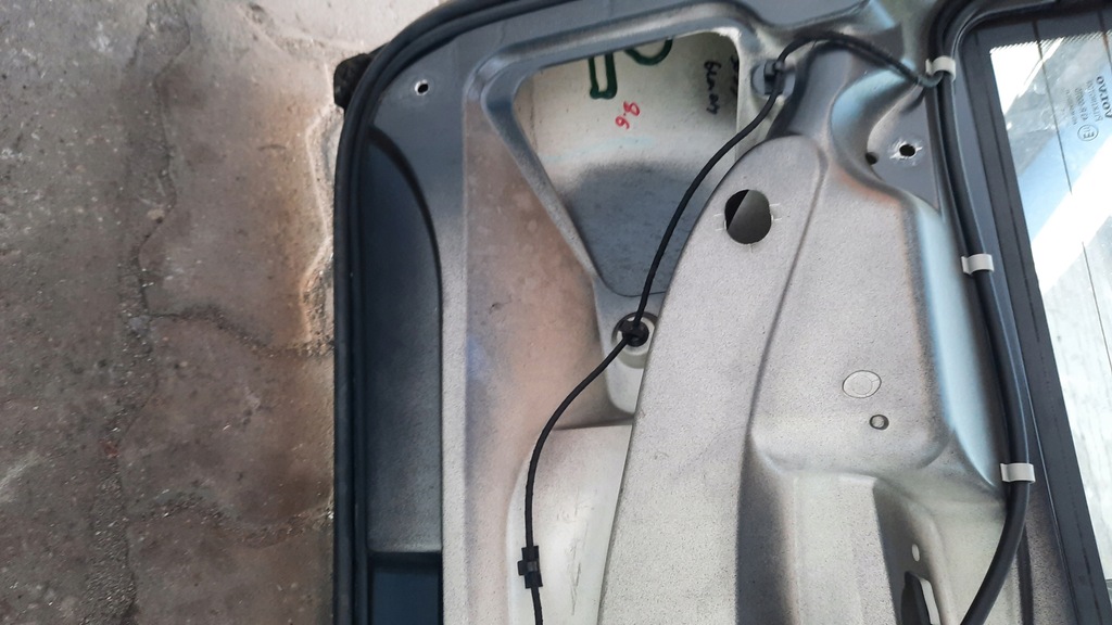 фото №6, Задняя крышка багажника volvo v70 ii 00-04r 427-26