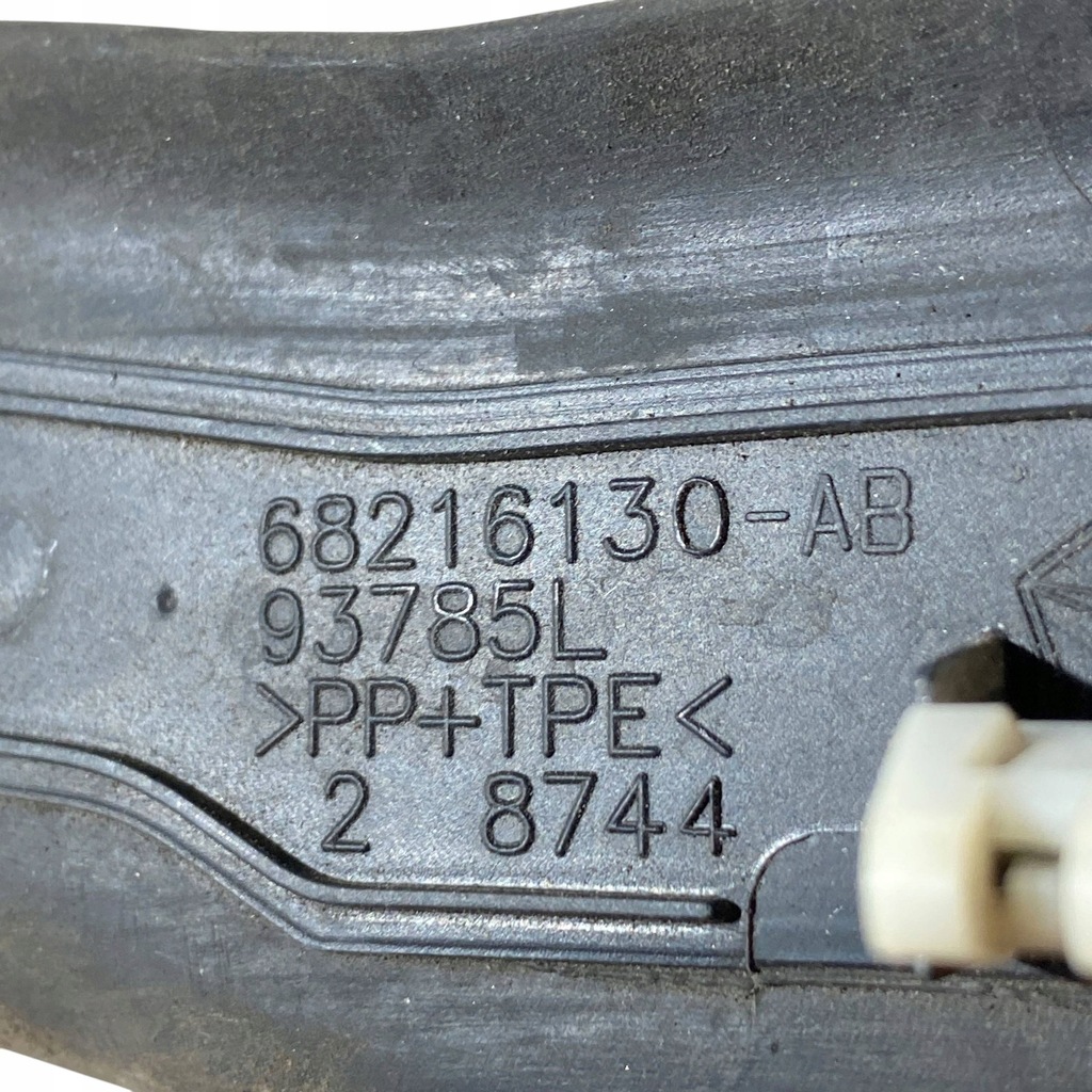 фото №7, Dodge charger 2017 правая сторона молдинг pod фара задняя