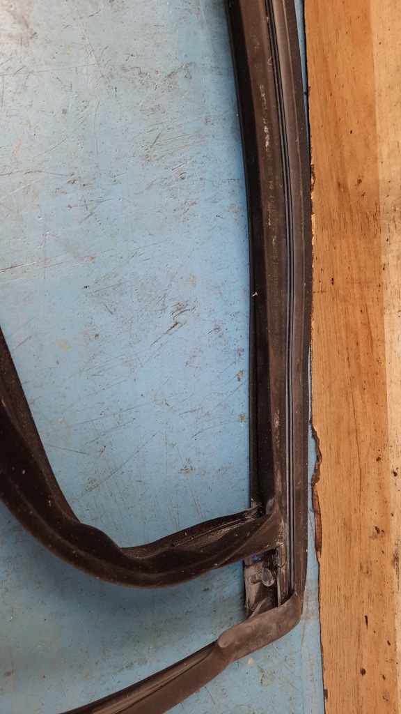 фото №6, Прокладка стекло дверь левый задняя 31299952 volvo s60