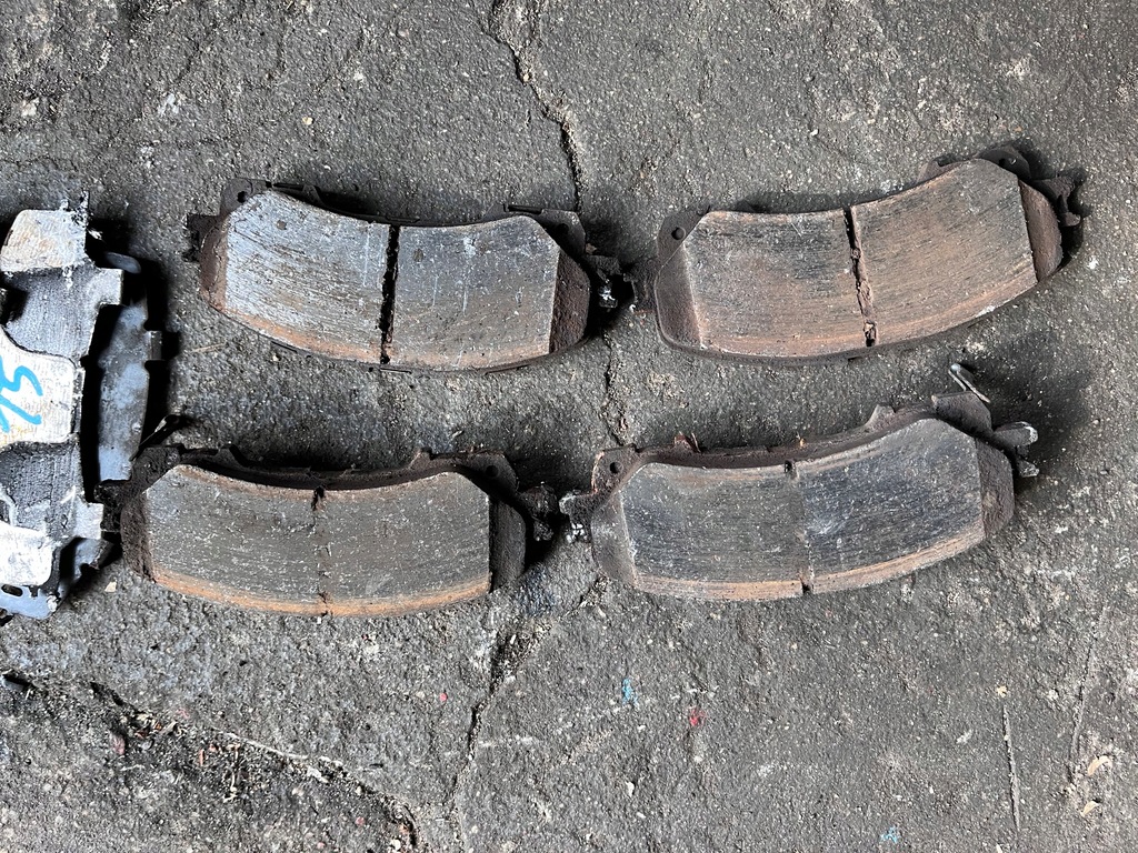 фото №1, 96 renault koleos ii zklocki тормозные перед