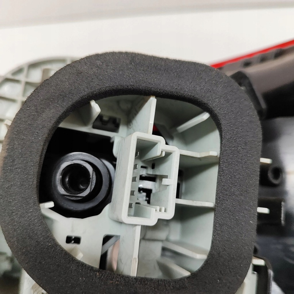 фото №6, Skoda karoq 2018 левая сторона лампа задняя