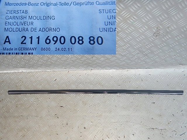 фото №1, Mercedes e w211 правая молдинг na дверь задние задняя