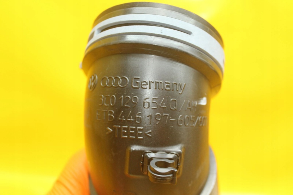 фото №7, Пабтрубок  впускной воздуха vw passat b7 2.0 tdi 3c0129654q