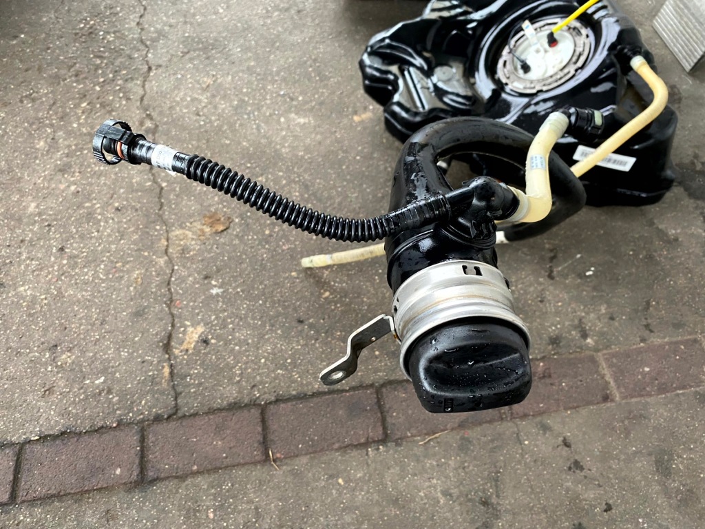 фото №7, Bmw 5 f10 f07 gt bak бак топлива 7205074 4.4 бензин